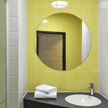 Halle 3* Halle (Saale)